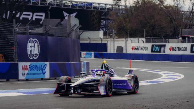 Formule E Porsche gaat voor de overwinning in Jeddah Foto 2