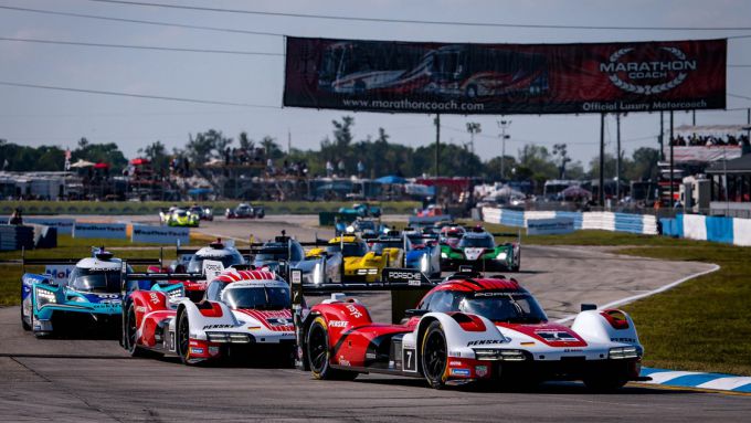 12H Sebring 2025 Nr7 Porsche 963 winnaar met Felipe Nasr, Nick Tandy en Laurens Vanthoor Foto 3