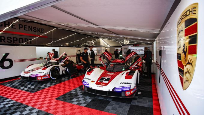 73e Mobil 1 Twelve Hours of Sebring Foto 3 Porsche Penske Motorsport