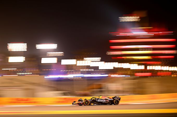 Max Verstappen Red Bull RB21 GP Bahrein 2025 Foto 2