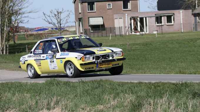 Van Wieren Zuiderzeerally 2025 Foto 5 J. Hendriks en L. Veldman met hun Opel Ascona