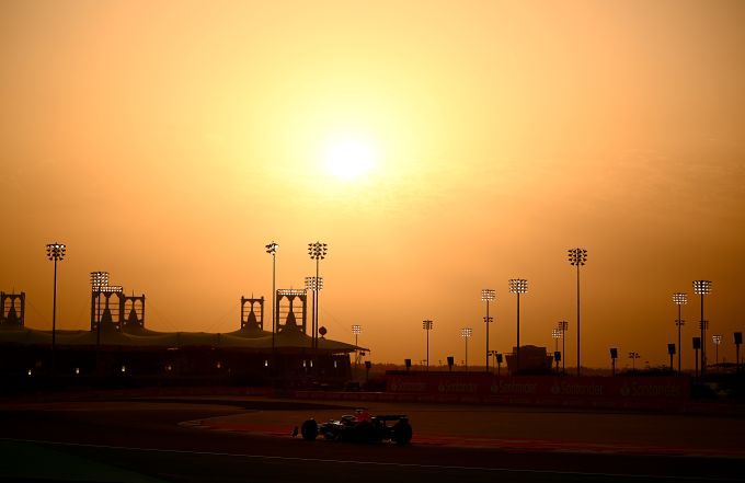 Max Verstappen Red Bull RB21 GP Bahrein 2025 Foto 11