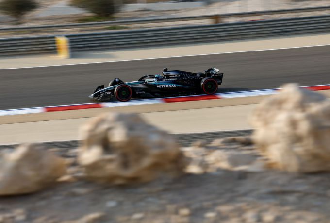 GP Bahrein F1 Mercedes gridstraf Foto 3