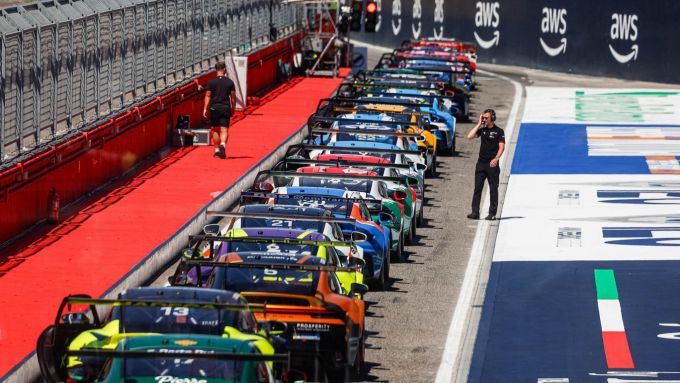 Porsche Mobil 1 Supercup 2025 op het Autodromo Enzo e Dino Ferrari in Imola