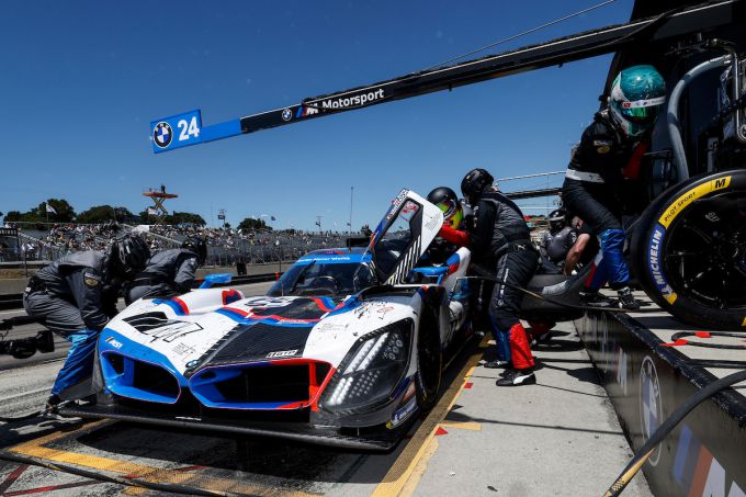 IMSA WeatherTech SportsCar Championship 2025 Laguna Seca Foto 6 Nr24 Dries Vanthoor BMW pitstop