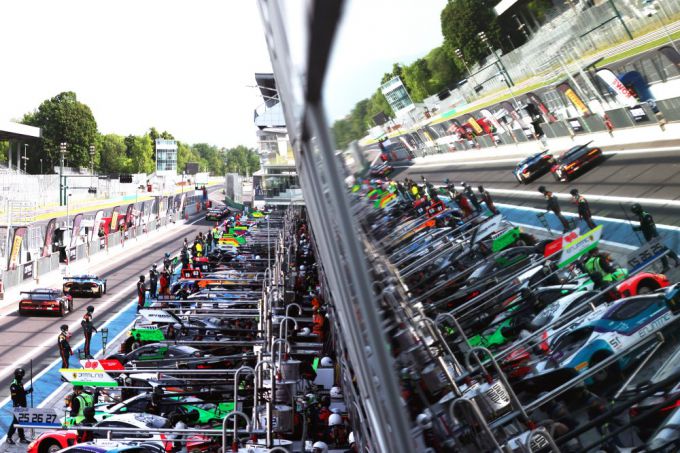 GT World Challenge Europe Circuit Monza Foto 8 Nr88 Tresor Audi R8 LMS GT3 EVO II