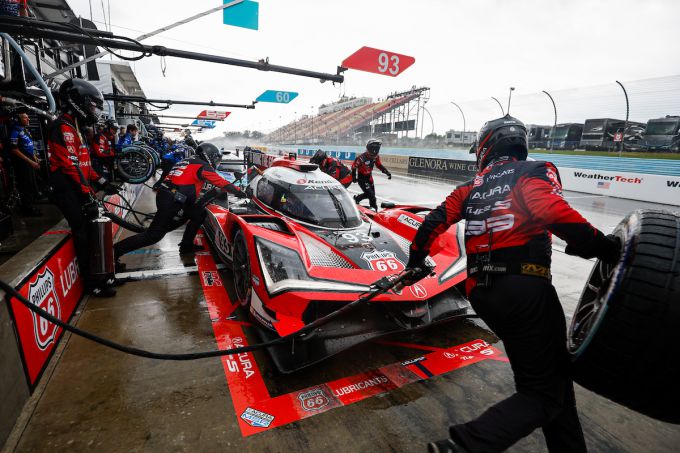 IMSA WeatherTech SportsCar Championship-Watkins Glen International Nr93 Acura Meyer Shank Racing w/Curb Agajanian, Acura ARX-06, GTP Renger van der Zande, Nick Yelloly foto 115