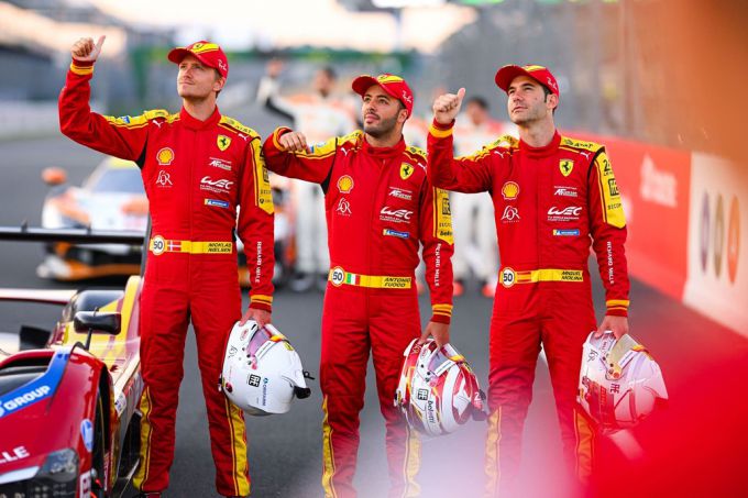 Ferrari-AF Corse-team @ 24 Uur Le Mans 2025 Foto 7
