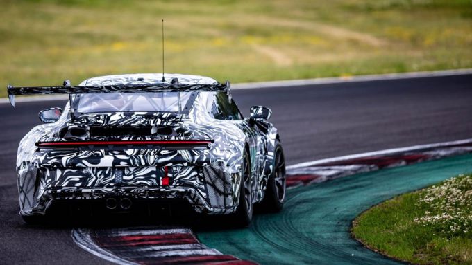 De nieuwe Porsche 911 Cup gespot in zijn camouflage livery Foto 15