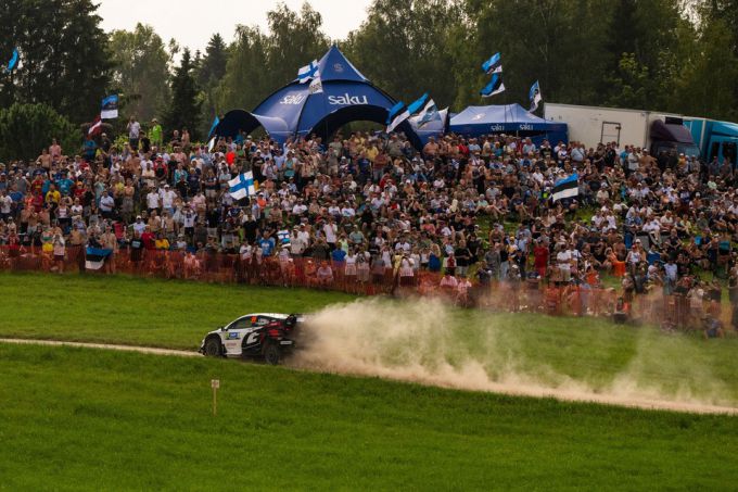 Oliver Solberg en Elliott Edmondson winnaars FIA World Rally Championship 2025 Delfi Rally Estonia - Toyota GR Yaris Rally1 Foto 15