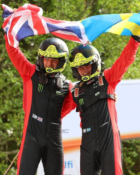 Oliver Solberg en Elliott Edmondson winnaars FIA World Rally Championship 2025 Delfi Rally Estonia - Toyota GR Yaris Rally1 Foto 1