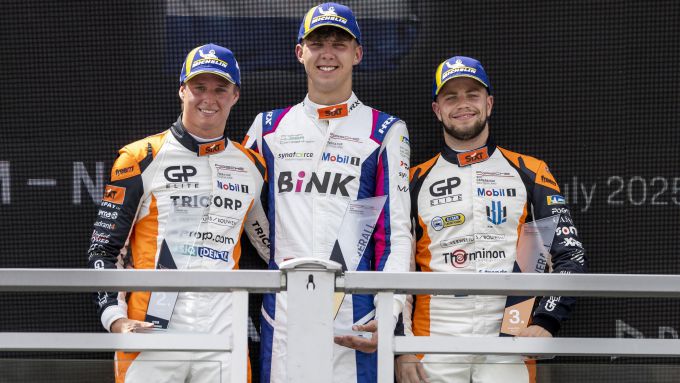 Porsche Sixt Carrera Cup Deutschland Norisring Foto 1 Oranje boven Nederlands met 1-2-3 Huub van Eijndhoven, Robert de Haan, Kas Haverkort l-r Foto PN
