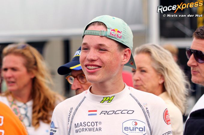 Red Bull Junior Rocco Coronel zet ook in eigen land zegereeks voort