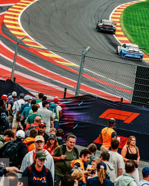Porsche Mobil 1 Supercup Spa-Francorchamps Foto 13 fans tribune