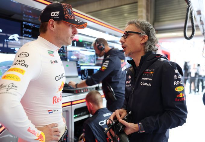 Max Verstappen en Laurent Mekies F1 Red Bull Foto 1
