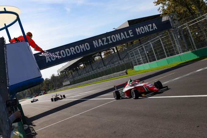 Nakamura-Berta triomfeert in Race 1 op Monza en verstevigt zijn leiding in het E4-kampioenschap