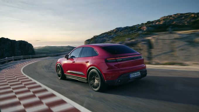 De volledig elektrische Porsche Macan GTS Foto 2