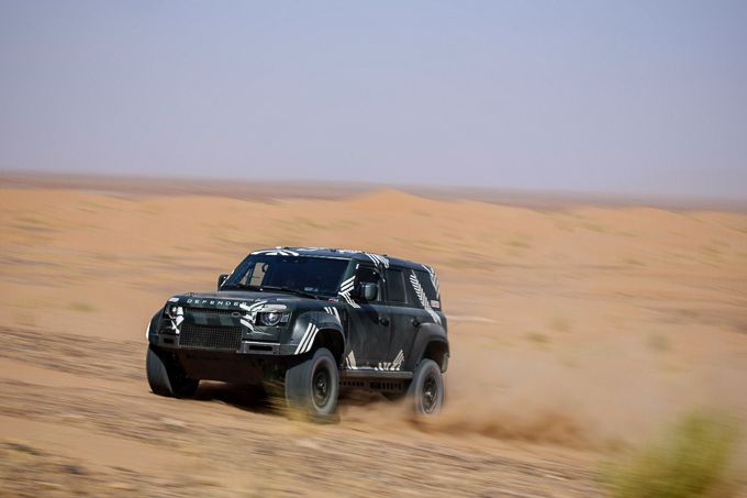 Defender Dakar D7X-R rallyauto