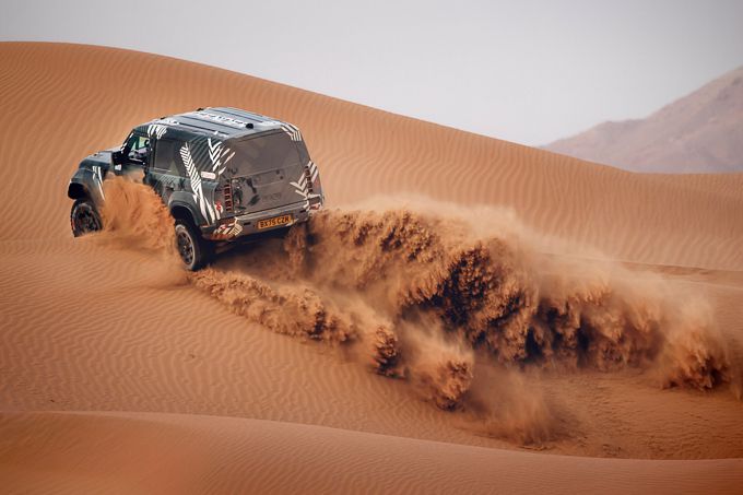 Defender Dakar D7X-R rallyauto