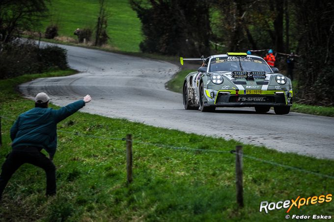 Porsche 992 Rally GT