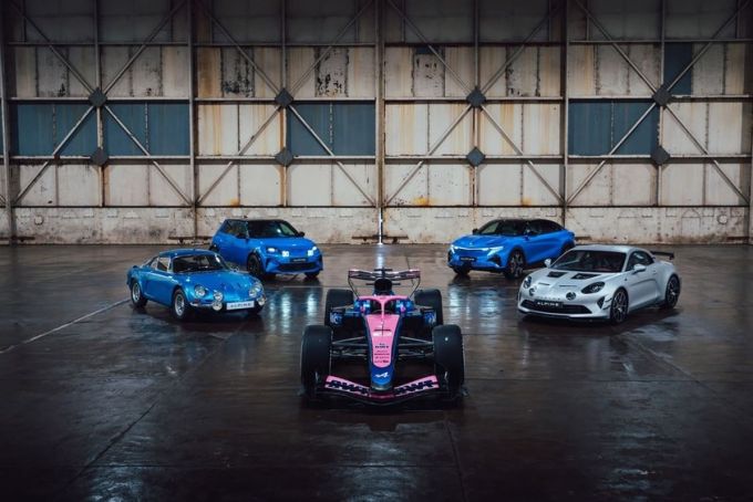 Alpine A526 en Alpine youngtmers en hedendaagse sportwagens foto 3