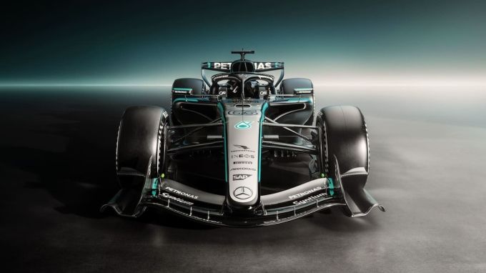 Mercedes-AMG Petronas F1 2026 Mercedes-AMG F1 W17 E PERFORMANCE foto 2
