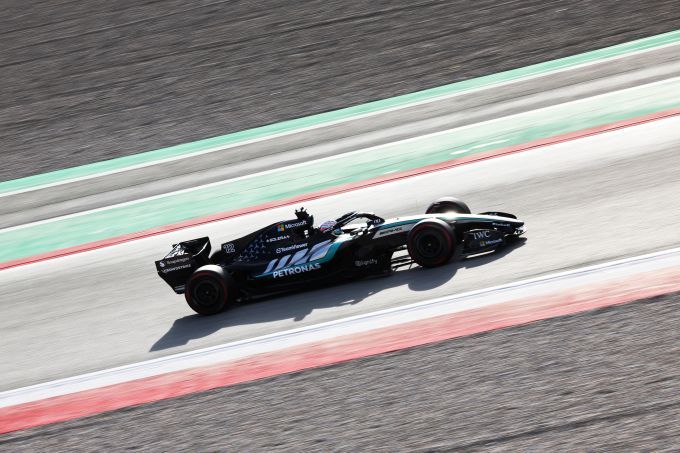 Mercedes_test_Barcelona_M560543_Foto_media.daimler