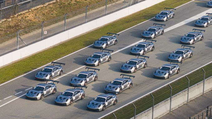 Porsche Mobil 1 Supercup 120x Porsche 911 Cup 2026 foto PN 23