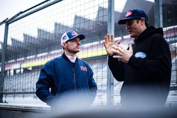 Verstappen rijdt in SuperGT op Fuji