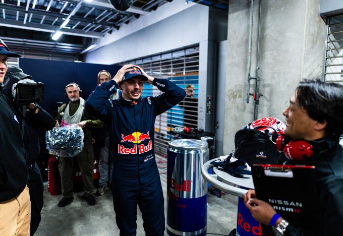 Verstappen rijdt in SuperGT op Fuji
