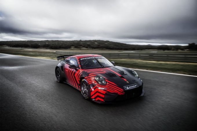 Porsche onthult 911 GT4 R wereldwijde klantensport 1