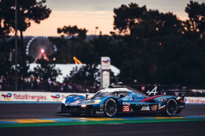 Alpine A424 @ 24 Uur Le Mans 2026 op Circuit de la Sarthe foto 2
