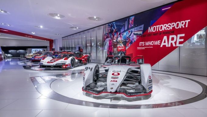 Raceborn – 75 Years of Porsche Motorsport-tentoonstelling Porsche Museum foto PN 1