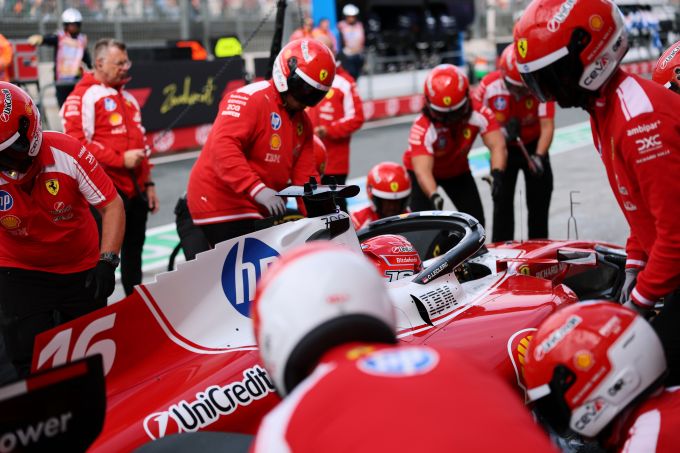 FOTO'S: Ferrari vergeet Michael Schumacher niet - Enorm eerbetoon voor icoon in Monza