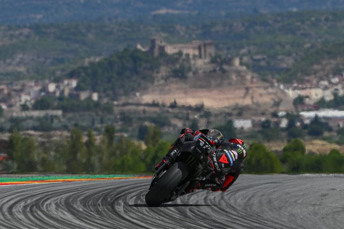 Zwaargewichten Marco Bezzecchi contra Marc en Alex Márquez in Aragón