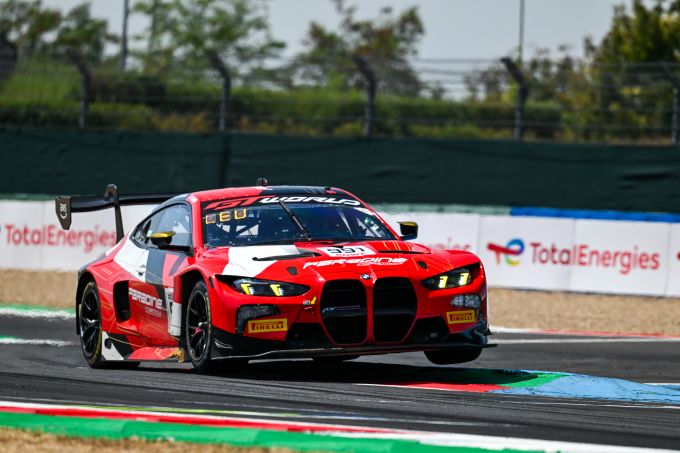 GT World Challenge powered by AWS Nürburgring 991 Paradine Competition GBR BMW M4 GT3 EVO Robert DE HAAN NED Darren LEUNG GBR James KELLETT GBR foto 8