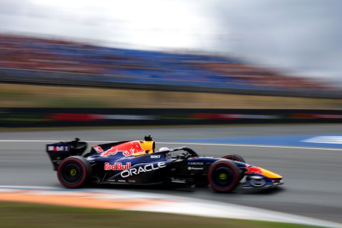 Dit ging er mis bij Max Verstappen: natte witte lijn lijkt cruciaal bij crash in Zandvoort