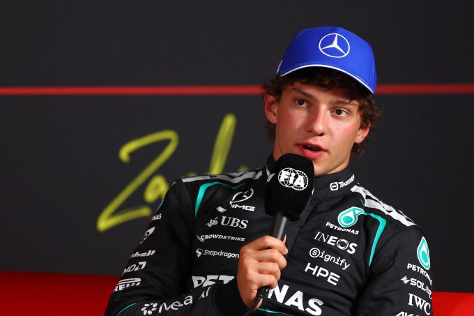 Nieuwe motor voor Kimi Antonelli tijdens thuisrace in Monza: "In theorie zeggen onze berekeningen dat..."