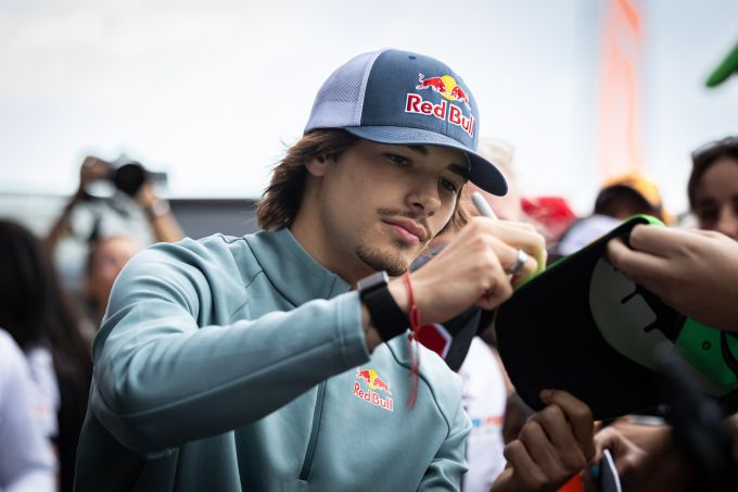 Red Bull-talent Tsolov flirt met F1-zitje; Bulgaar krijgt eerste F1-test bij Racing Bulls