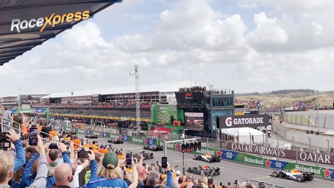 VIDEO: F1-fan Samantha Steenwijk geniet van Dutch Grand Prix: "Grootste evenement van Nederland"
