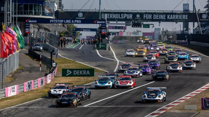 Porsche Sixt Carrera Cup Deutschland 15, 16 augustus 2026 Nürburgring Foto PN12 start zondag
