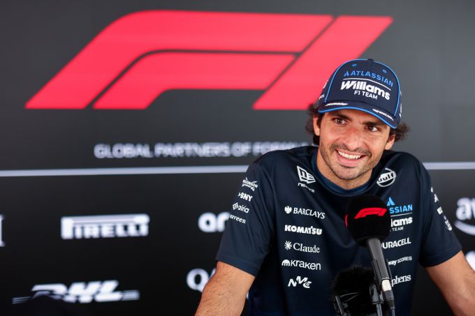 Carlos Sainz tekent meerjarig contract bij Williams