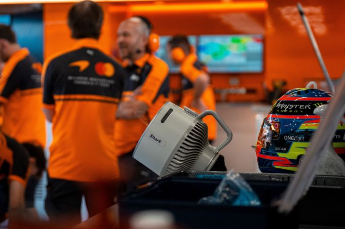 Two Powerhouses, One Drive: SharkNinja sluit zich officieel aan als partner bij McLaren Racing