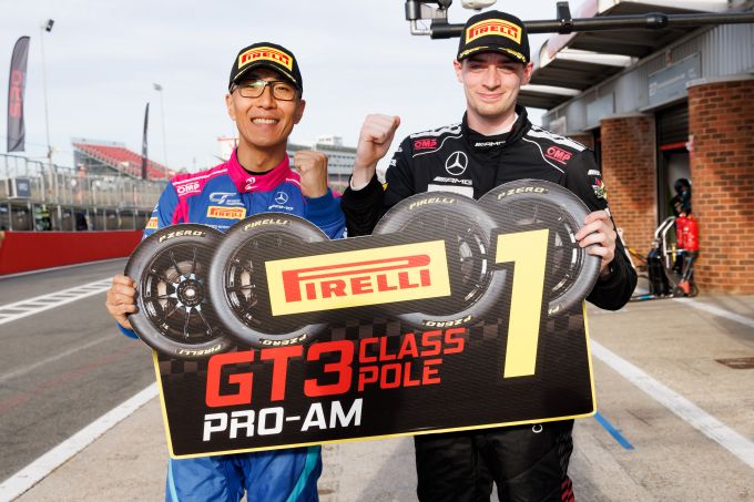 Verstappen-protegé Chris Lulham en Kevin Tse slaan toe met pole in zinderende British GT-ontknoping op Brands Hatch + UITSLAG
