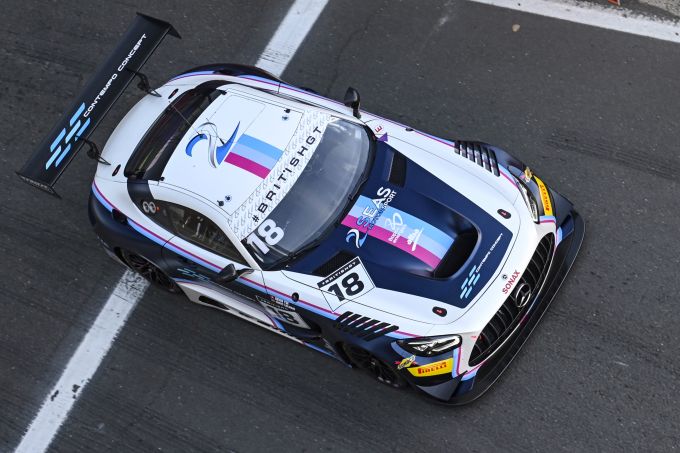 #18 - 2 Seas Motorsport - Kevin TSE - Chris LULHAM - Mercedes-AMG GT3 EVO | Foto: SRO / JEP