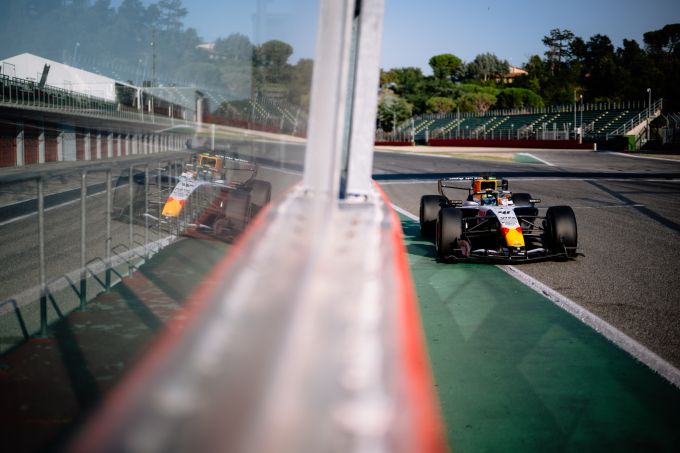 Azerbaijan Grand Prix F1 Bakoe Arvid indblad Imola test bron f1presarea.pirelli foto 9
