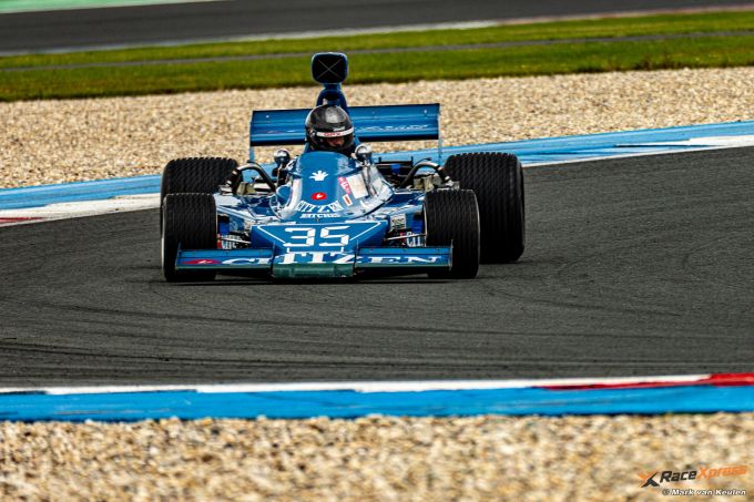 TT Circuit Assen in teken van historische auto- en motorsport! Racehistorie herleeft op de TABAC Classic GP Assen