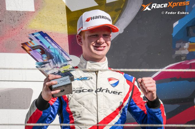 Racende broers Henk en Luuk Vuik samen op het podium in Mazda MX-5 Cup op de Nürburgring! "Heel speciaal"