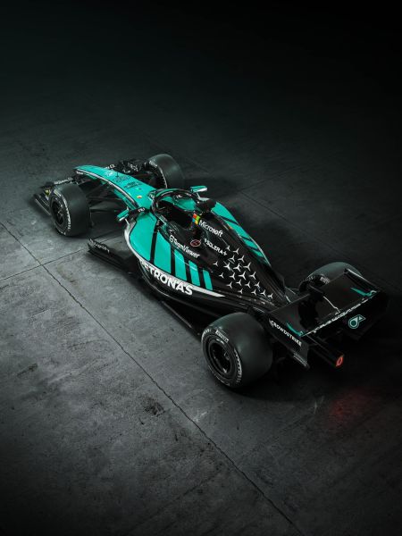 FOTO'S: Mercedes pakt uit met speciale LIVERY en een groot updatepakket voor de W17! Toto Wolff legt uit!
