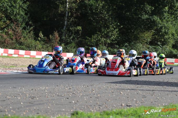 Start MiniMax met pole voor Dean Burger